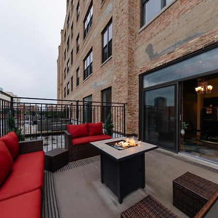 Mccormick Patio Skyline Unit For Up To 6 Guests With Optional Parking Daire Chicago Dış mekan fotoğraf