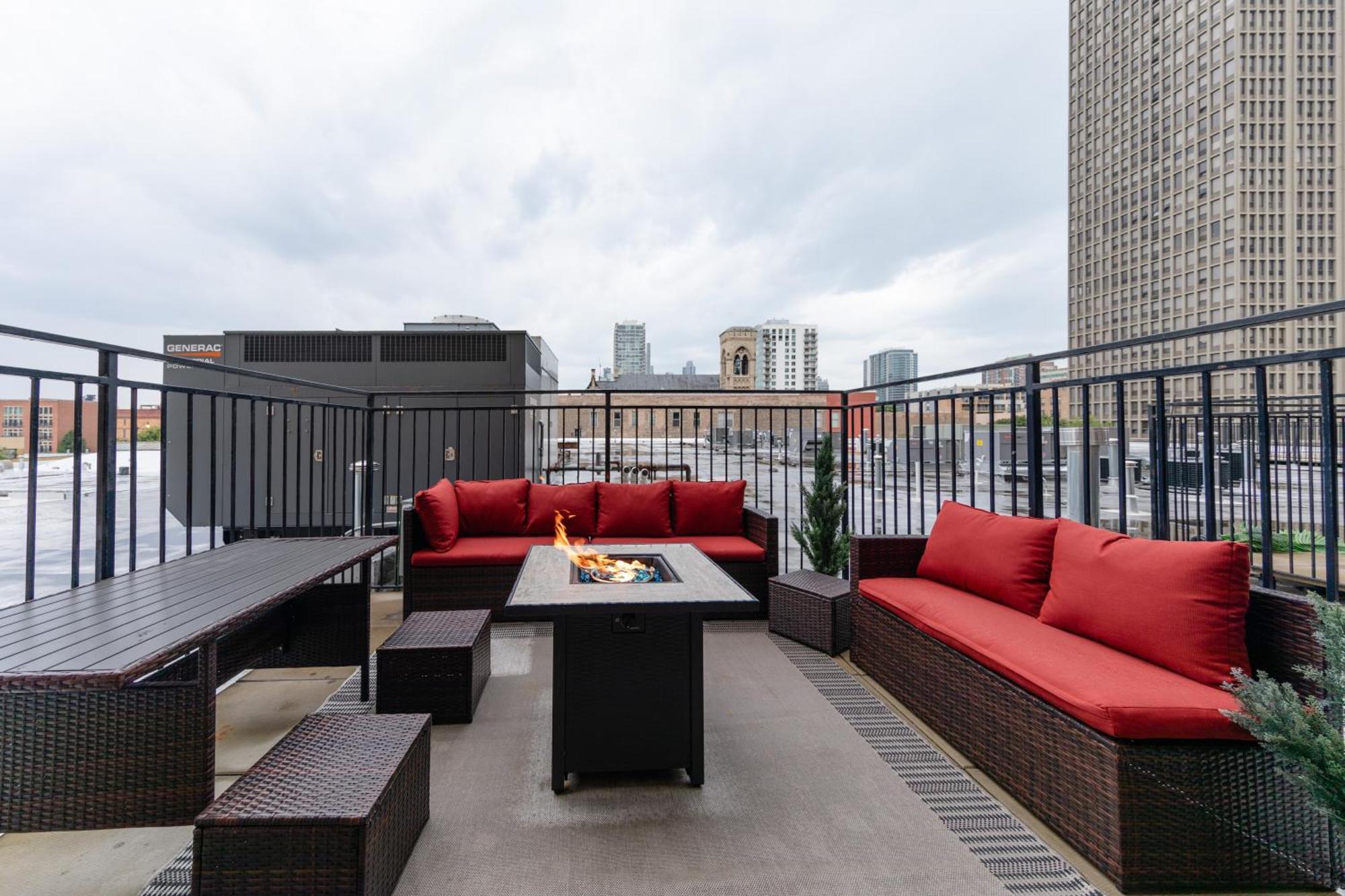 Mccormick Patio Skyline Unit For Up To 6 Guests With Optional Parking Daire Chicago Dış mekan fotoğraf